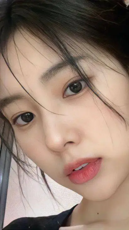 ai character: Kang Hye-won  background