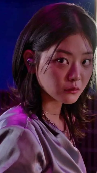 ai character: Woo Seul-gi background