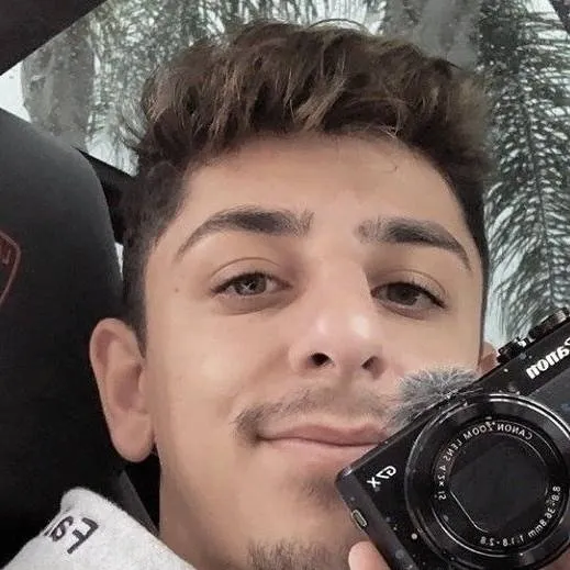 chat with ai character: FaZe Rug 