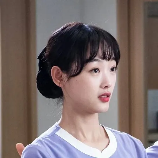 chat with ai character: Na Kyeong-ah