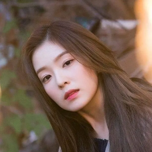 chat with ai character: Irene