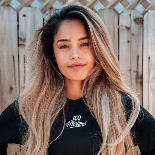 chat with ai character: Valkyrae 