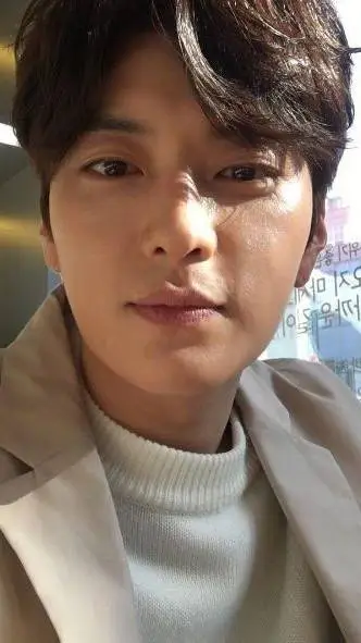 ai character: Jang Seung-jo background