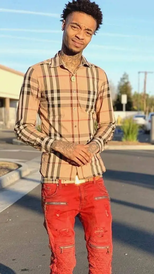 ai character: FlightReacts background