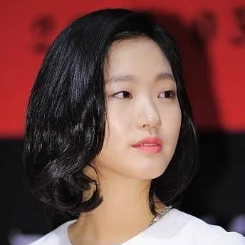 chat with ai character: Kim Go-eun