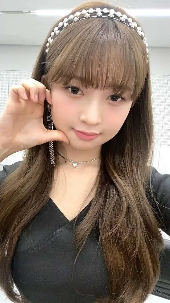 ai character: Rei background