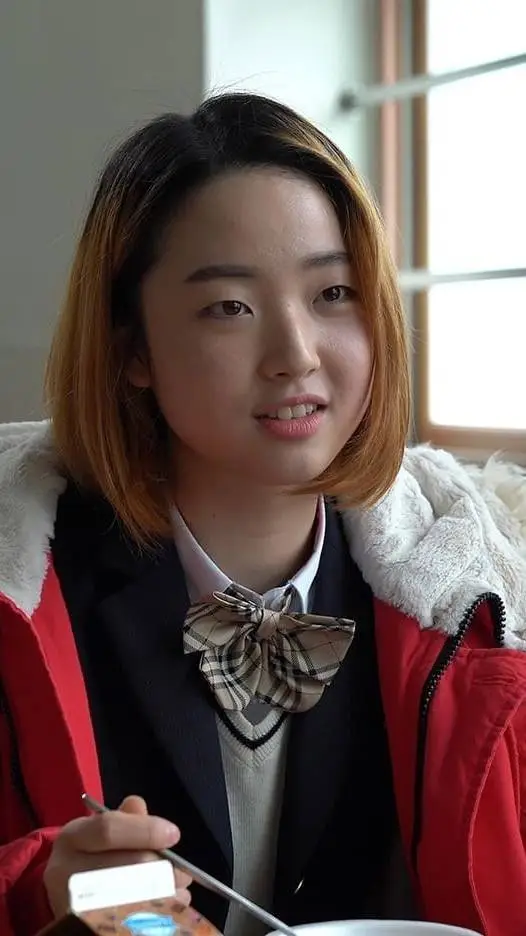 ai character: Hyun-jung background