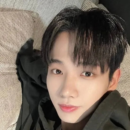 chat with ai character: Jaehyun