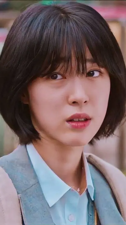 ai character: Yoon Ah-yi background