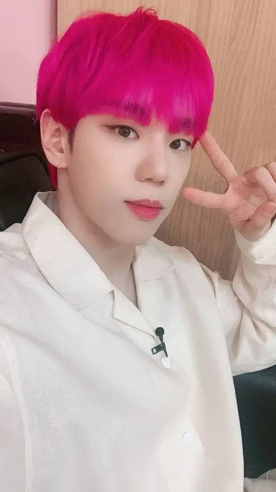 ai character: Kim Byeongkwan background