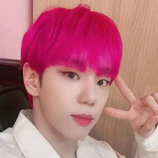 chat with ai character: Kim Byeongkwan