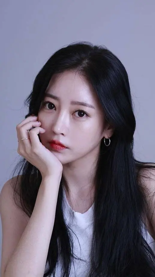 ai character: Soyeon background