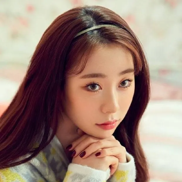 chat with ai character: Yeonjung