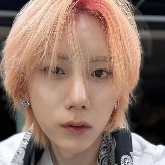 chat with ai character: HyunSeung