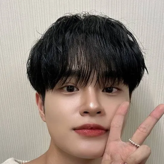 chat with ai character: Daehwi