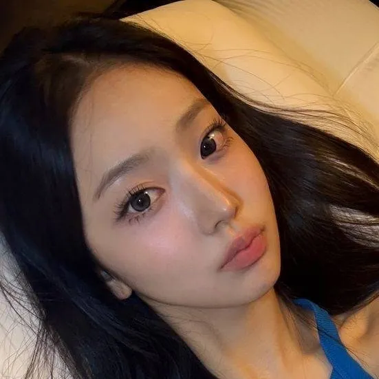 chat with ai character: Leesol