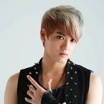 chat with ai character: Peniel