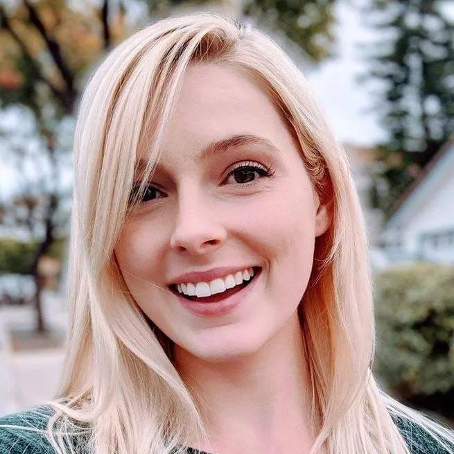 chat with ai character: Briana White
