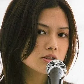 chat with ai character: Yui Yoshioka