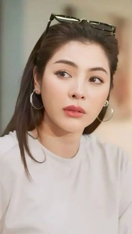 ai character: Khun Nueng  background