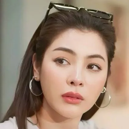 chat with ai character: Khun Nueng 