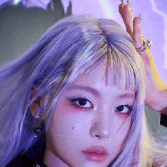 chat with ai character: Jvcki Wai