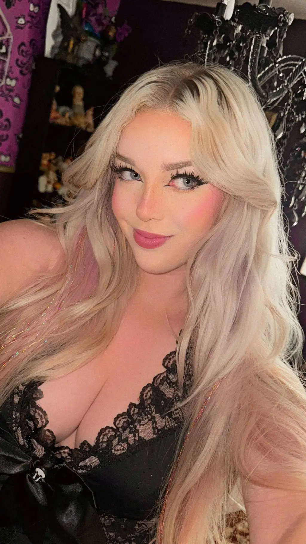 ai character: Lyssy noel  background