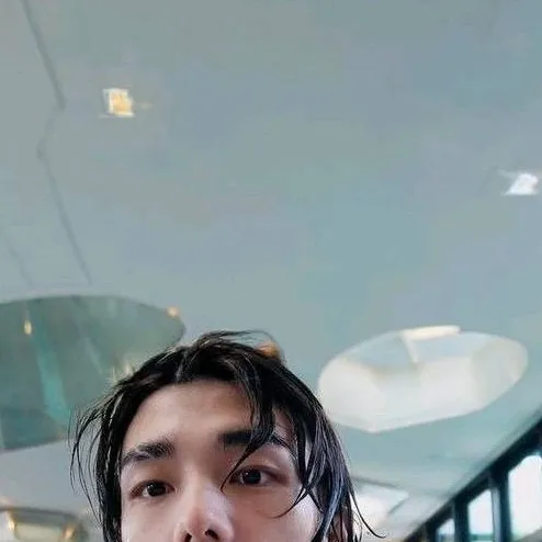 chat with ai character: Hyunjin date