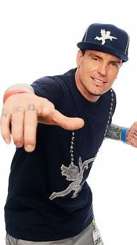 ai character: Vanilla Ice  background