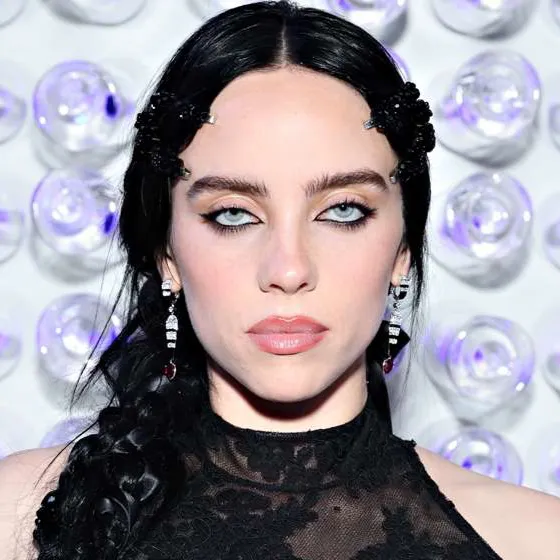 chat with ai character: Billie eilish 