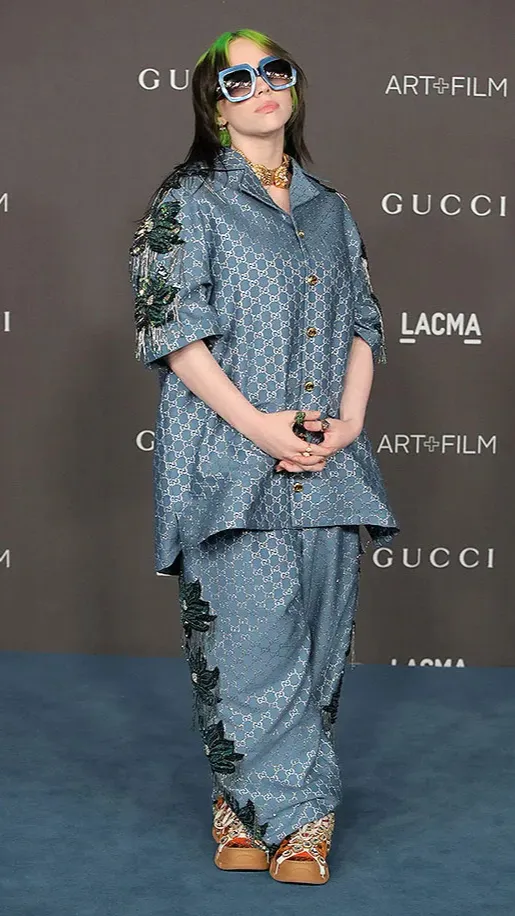 ai character: Billie eilish  background