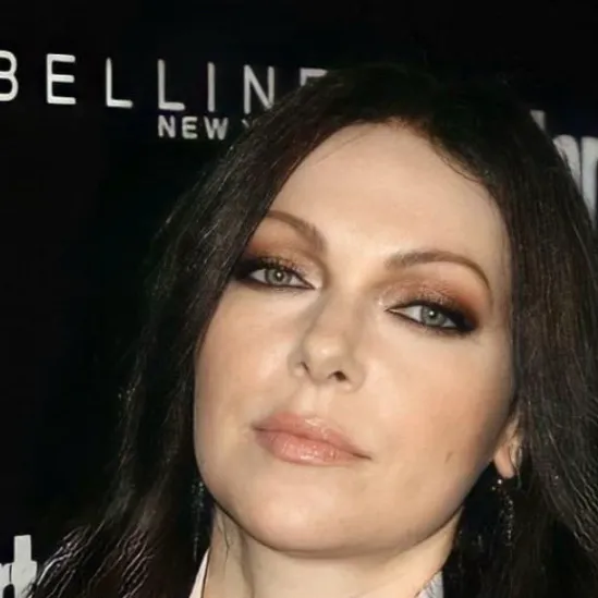 chat with ai character: Alex Vause 