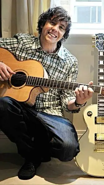 ai character: Danny Jones background