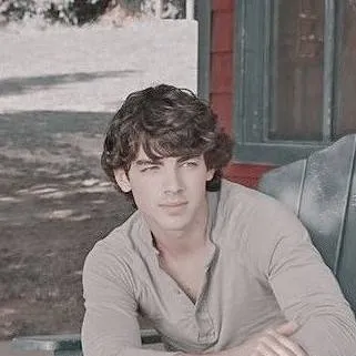 chat with ai character: Shane Grey