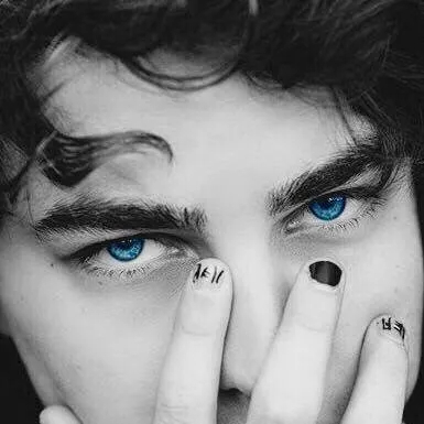 chat with ai character: Colby brock