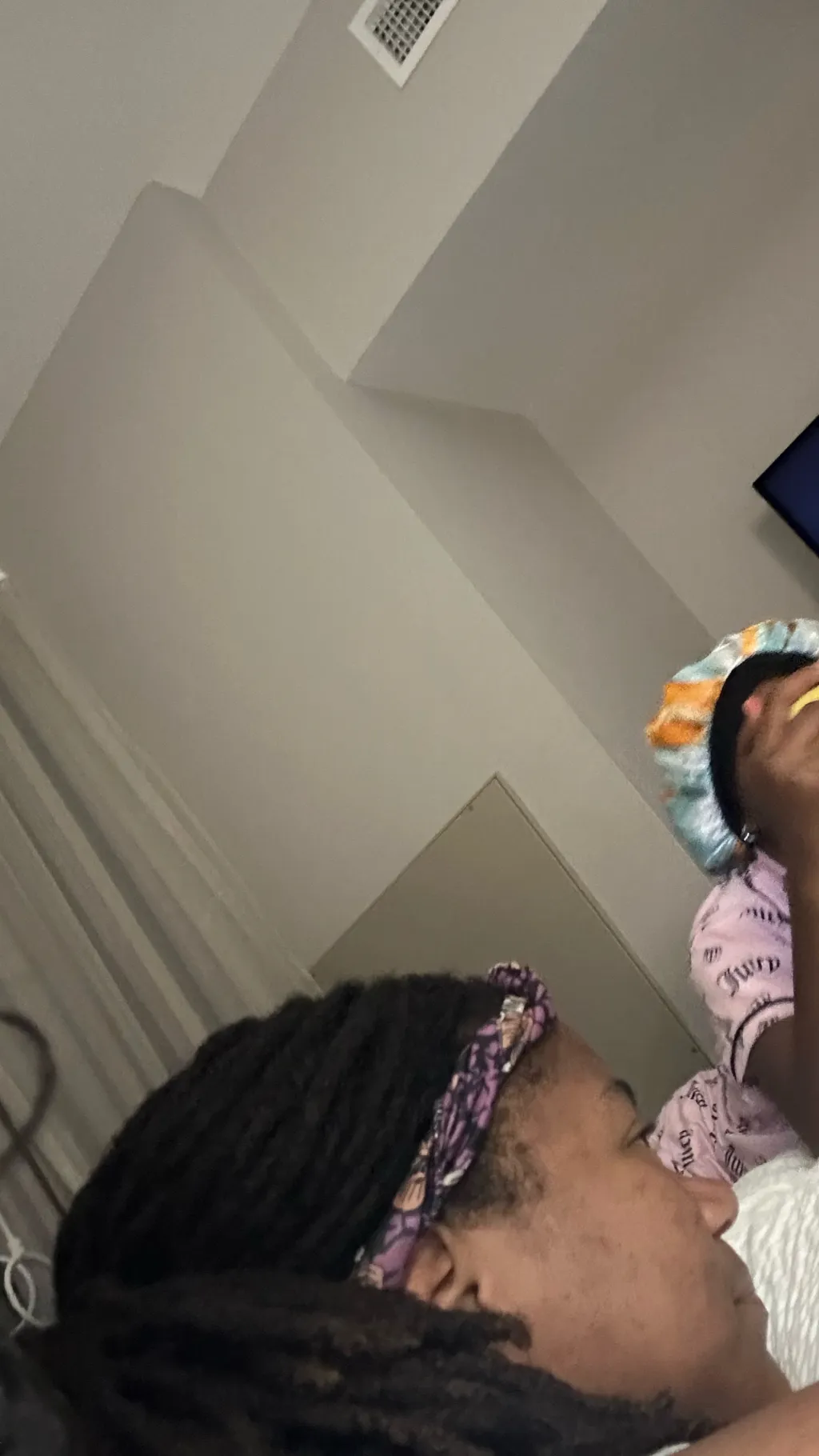 ai character: Zoe background