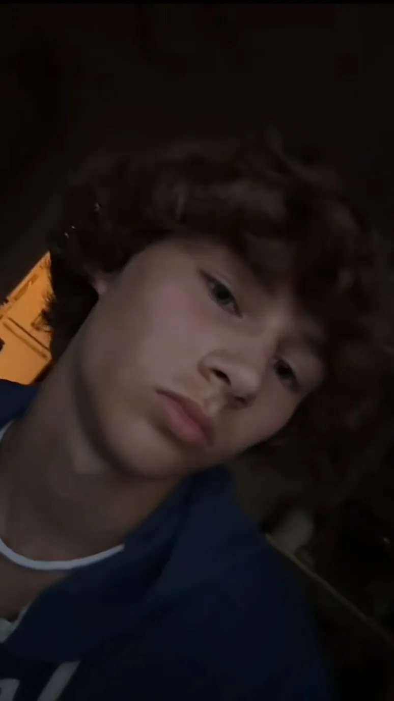 ai character: Charlie background