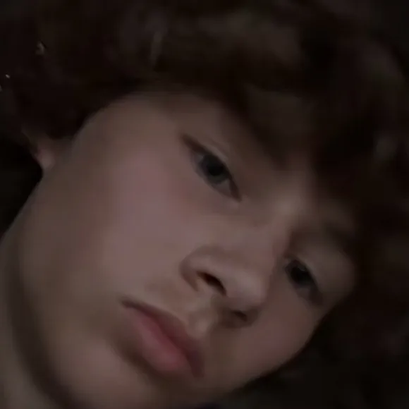 chat with ai character: Charlie