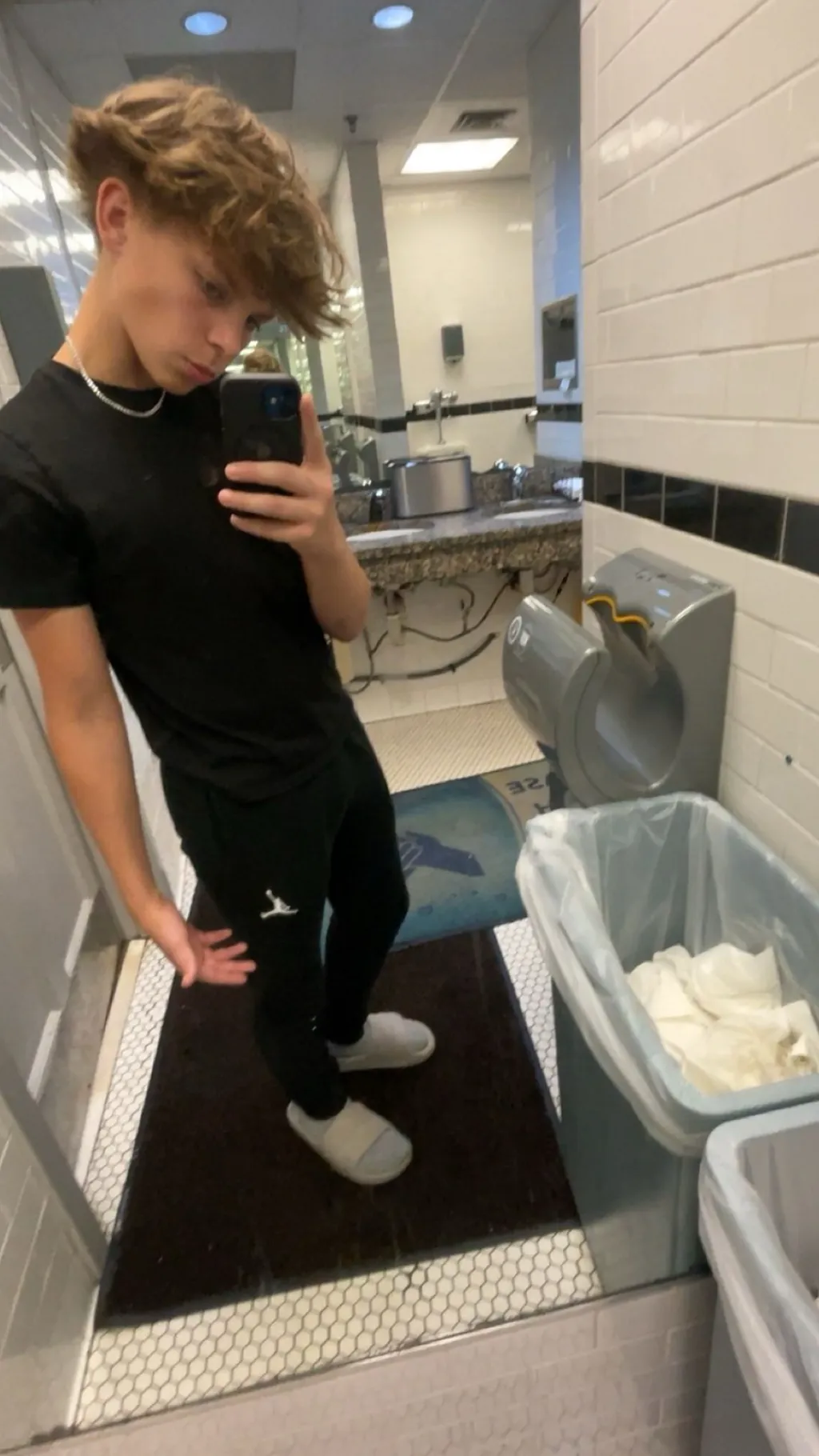 ai character: Taylor background