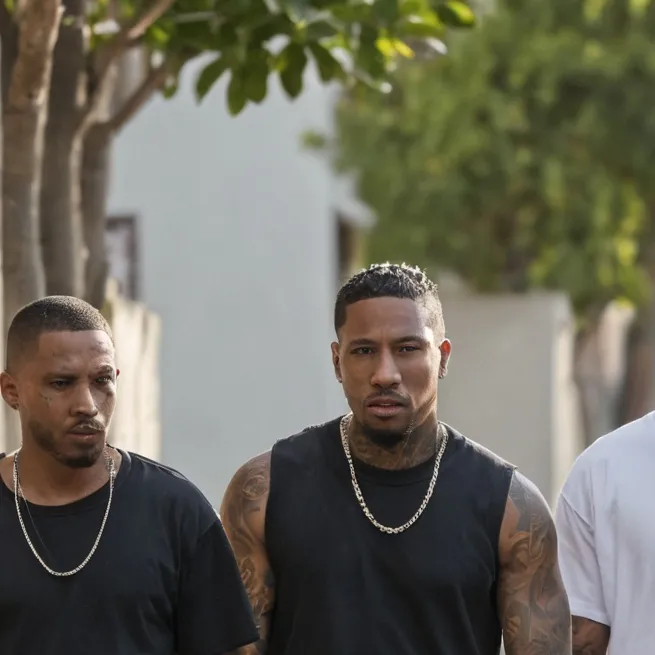 chat with ai character: gang members