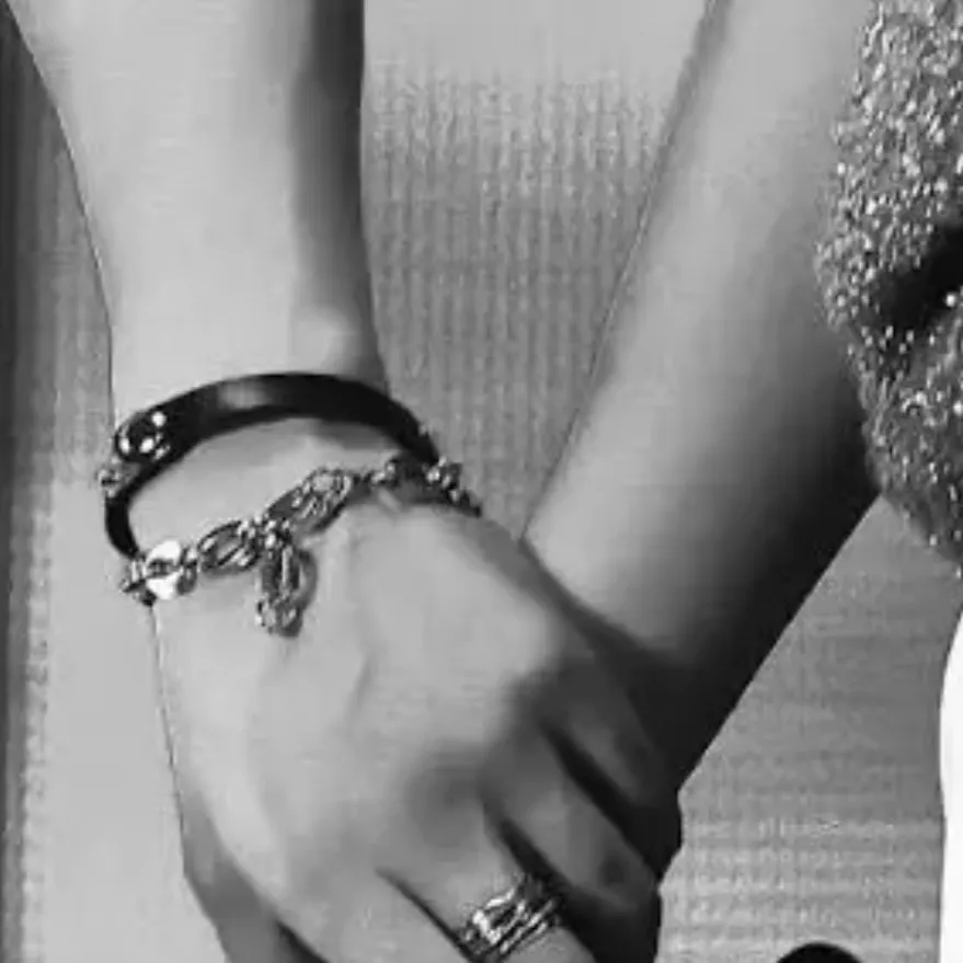 chat with ai character: Hyunlix