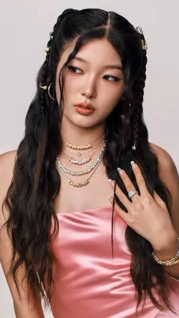 ai character: Yoonchae  background