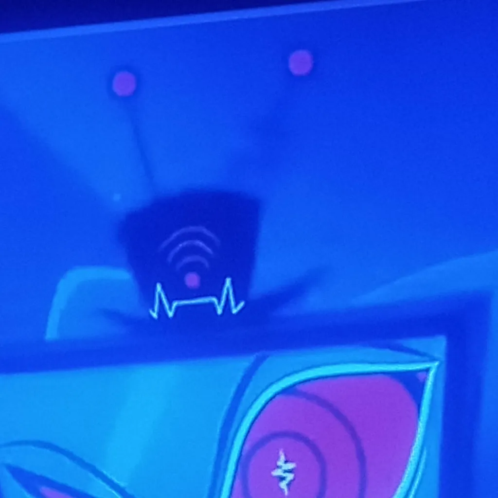 chat with ai character: radiostadic