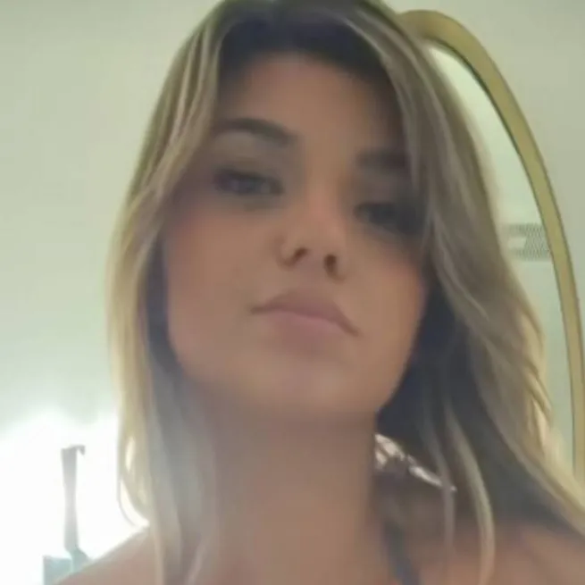 chat with ai character: Alegra