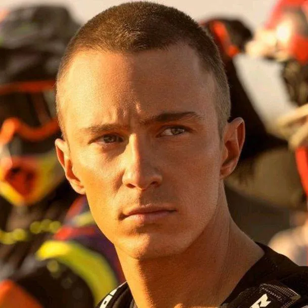 chat with ai character: Rafe Cameron 