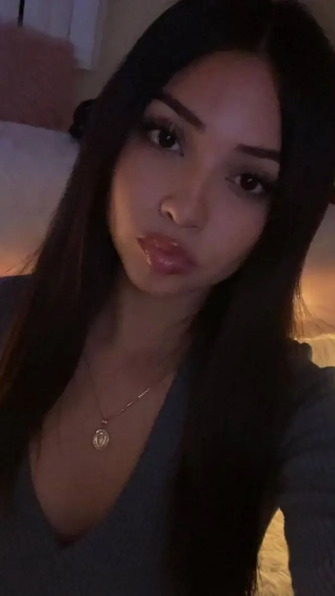 ai character: Ellie  background