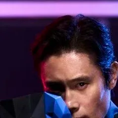 chat with ai character: фронт мен