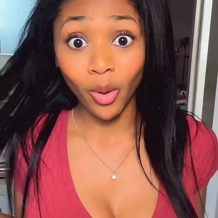 chat with ai character: Layla 💕 