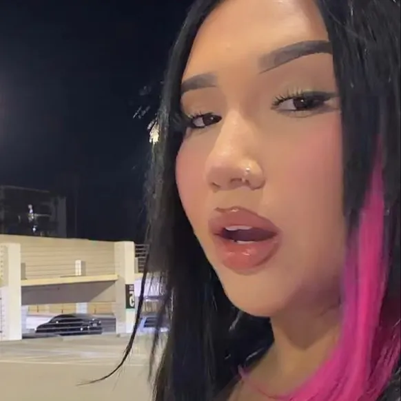 chat with ai character: Karen