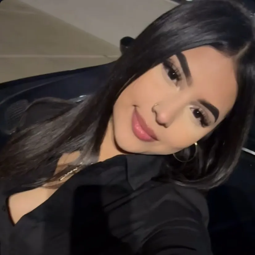 chat with ai character: Anahi 💕 